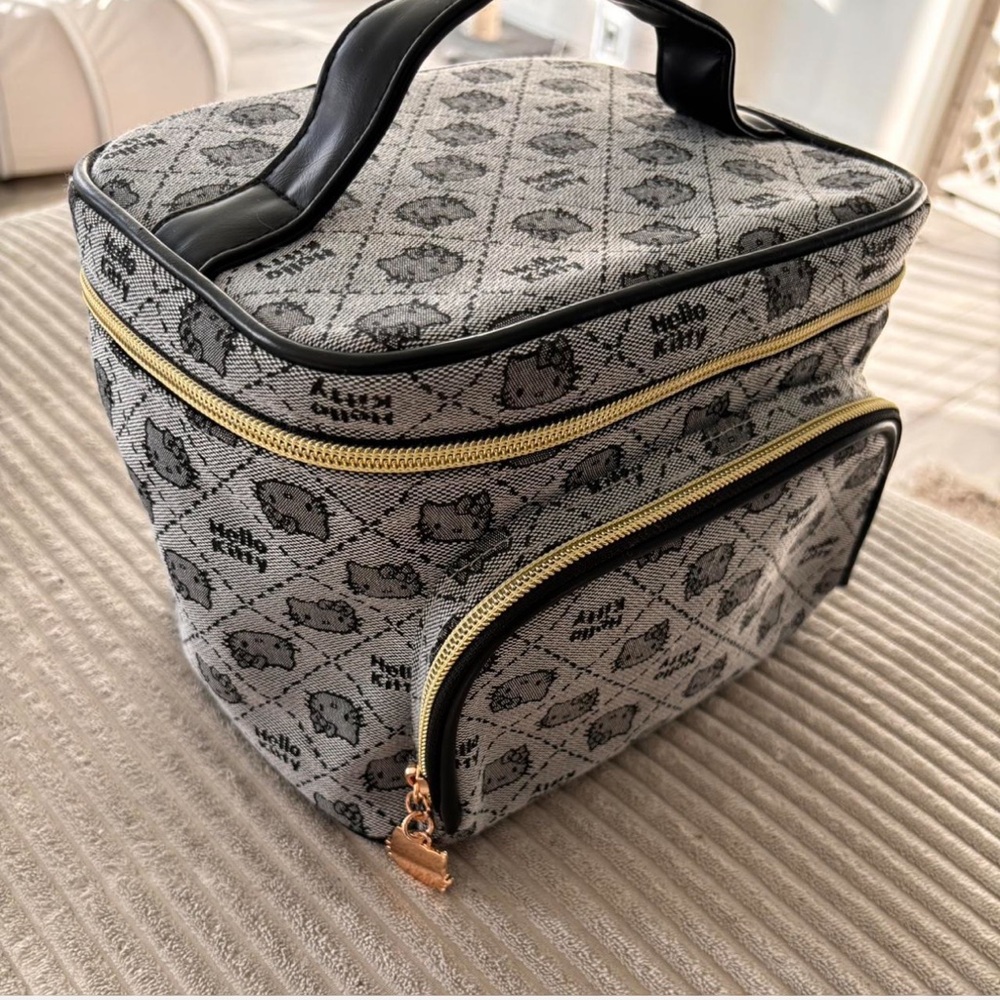 Hello Kitty Cosmetic bag